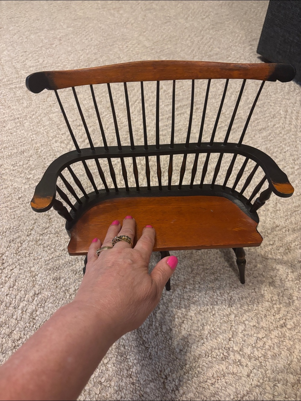 Wooden Windsor-Style small bench in Black and Brown